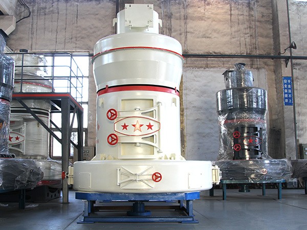 出料300目的碳纖維用雷蒙磨還是球磨機？時產(chǎn)量多少？