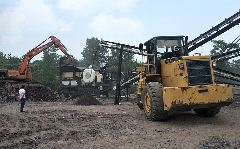 山西時(shí)產(chǎn)120噸煤炭移動制砂現(xiàn)場案例