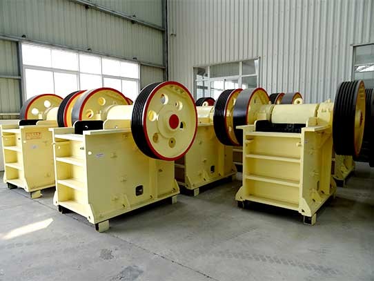 30t/h小型石頭碎石機(jī)成套設(shè)備，20萬(wàn)能拿下來(lái)嗎?