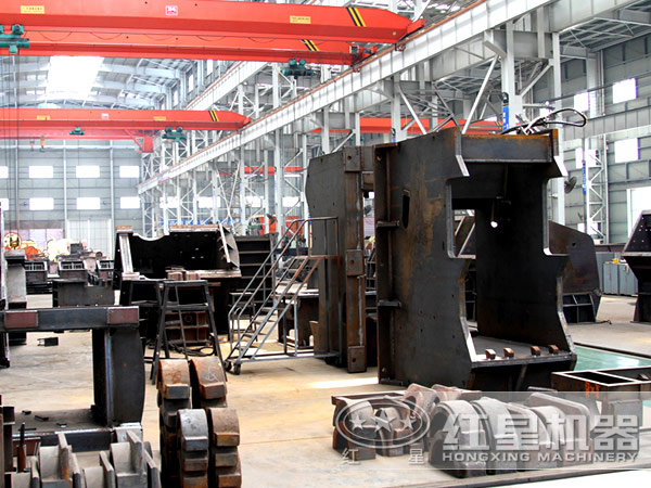 250*1000的顎式破碎機車間