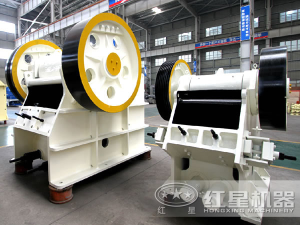鄂式破碎機(jī)特點(diǎn)