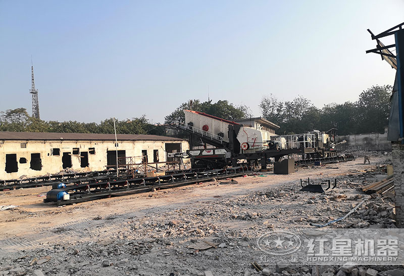 移動石子破碎機(jī)搭載反擊破作業(yè)