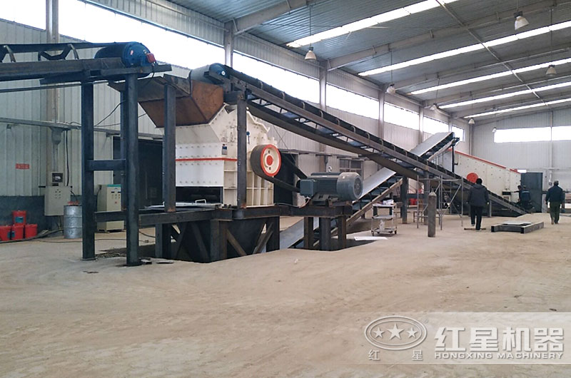 小型細碎制砂機現(xiàn)場