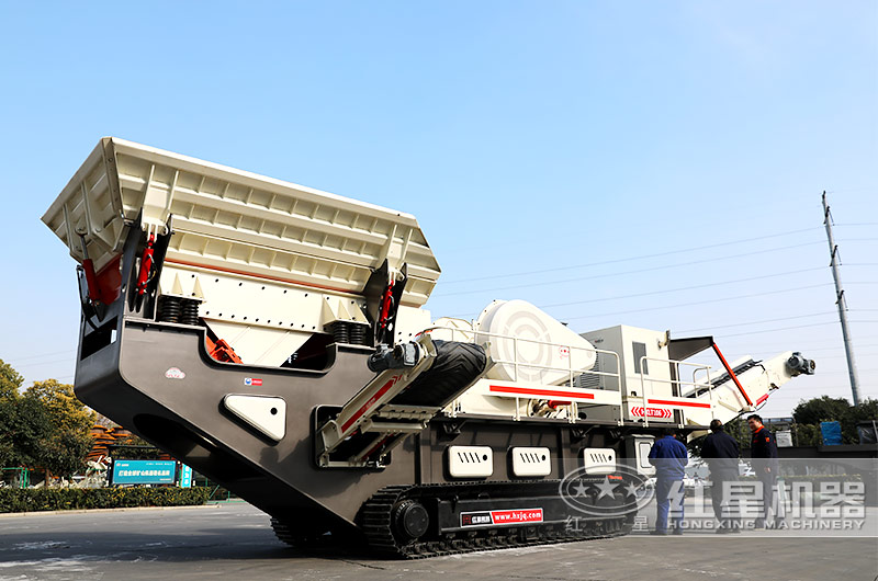 履帶移動(dòng)破碎站遙控操作