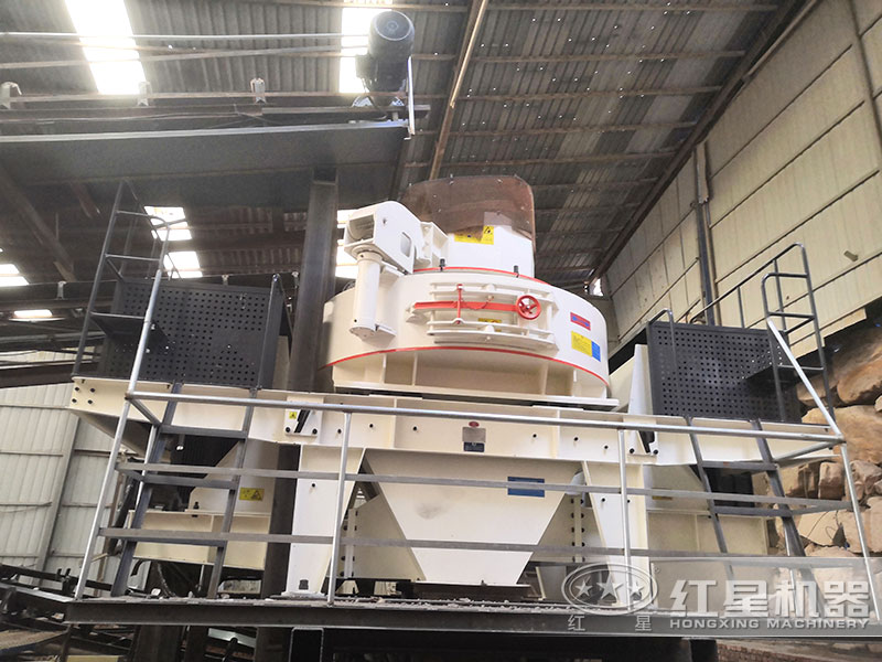 想要一臺(tái)時(shí)產(chǎn)量200噸粉碎鵝卵石的制砂機(jī)，什么價(jià)格