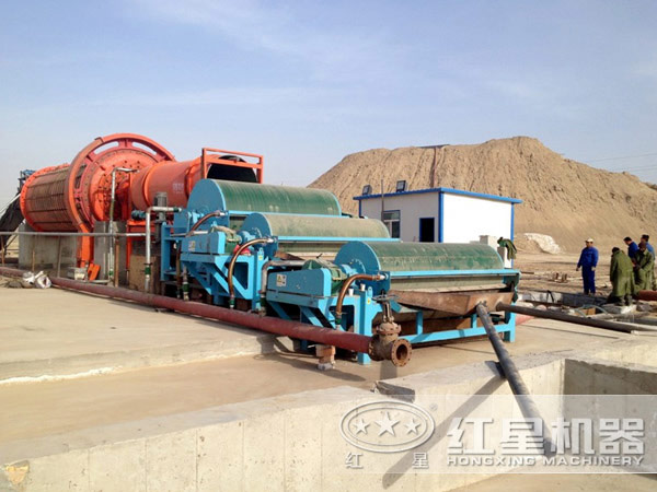 菱鐵礦作業(yè)現(xiàn)場(chǎng)圖