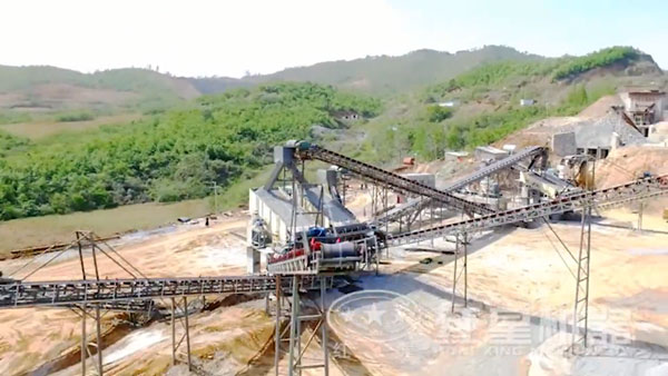 單缸液壓圓錐破碎機(jī)現(xiàn)場俯瞰圖