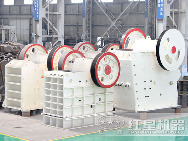 硅鐵破碎機生產(chǎn)車間