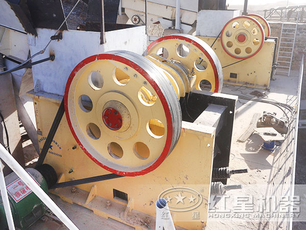 破碎機現(xiàn)場實拍