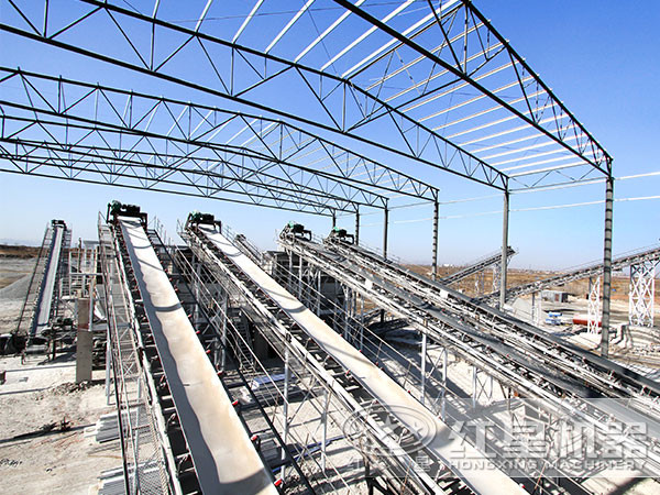 振動(dòng)輸送機(jī)現(xiàn)場(chǎng)