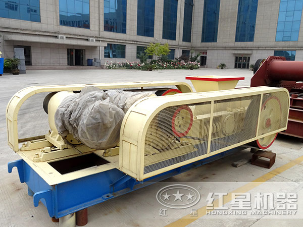 齒輥破碎機(jī)圖片