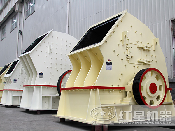 錘頭破碎機(jī)生產(chǎn)車(chē)間高清圖