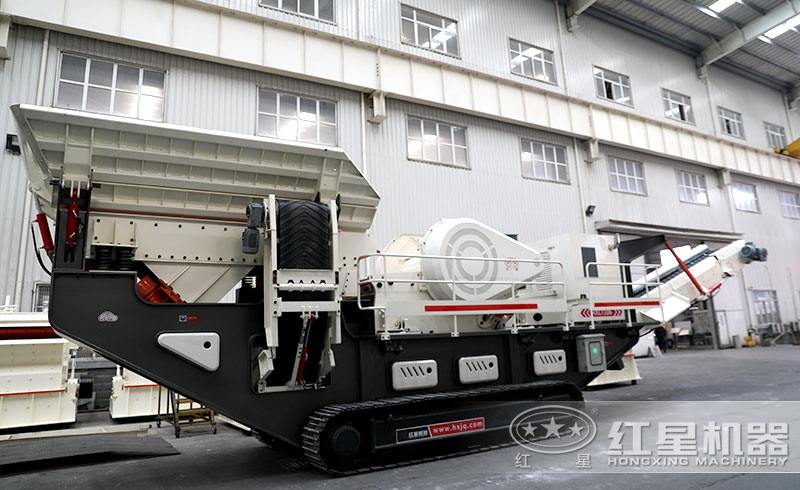 履帶式移動(dòng)石子破碎機(jī)