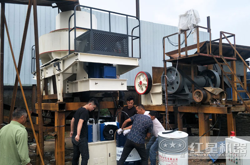 一噸花崗巖能出多少沙？制砂生產(chǎn)線有哪些配置