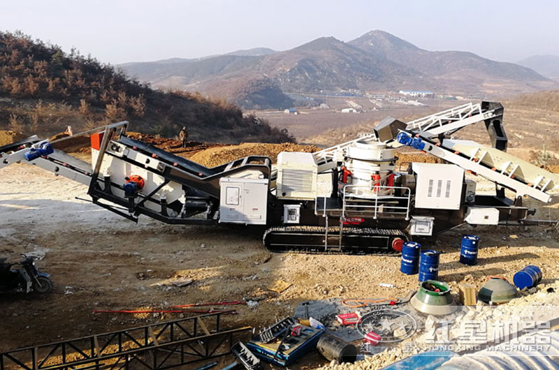 履帶式建筑垃圾粉碎機生產現(xiàn)場