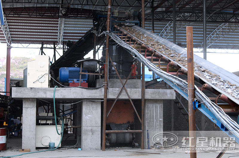 圓錐破生產(chǎn)現(xiàn)場實拍