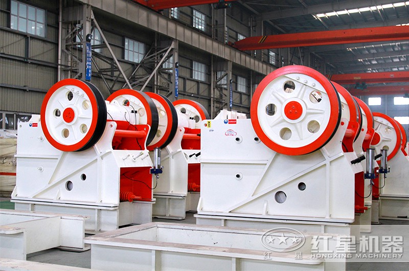 顎式破碎機(jī)生產(chǎn)車間
