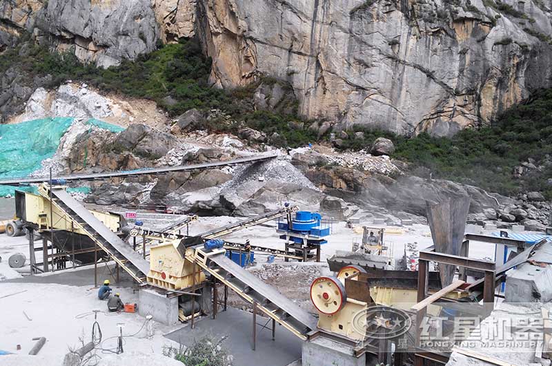 青石作業(yè)生產(chǎn)現(xiàn)場(chǎng)圖