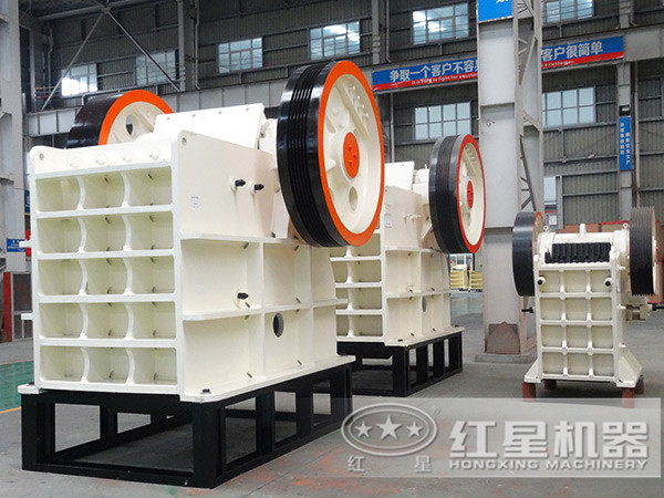 顎式破碎機(jī)車間 