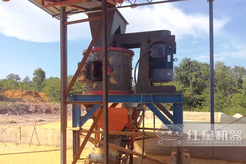 復(fù)合式破碎機(jī)現(xiàn)場實拍