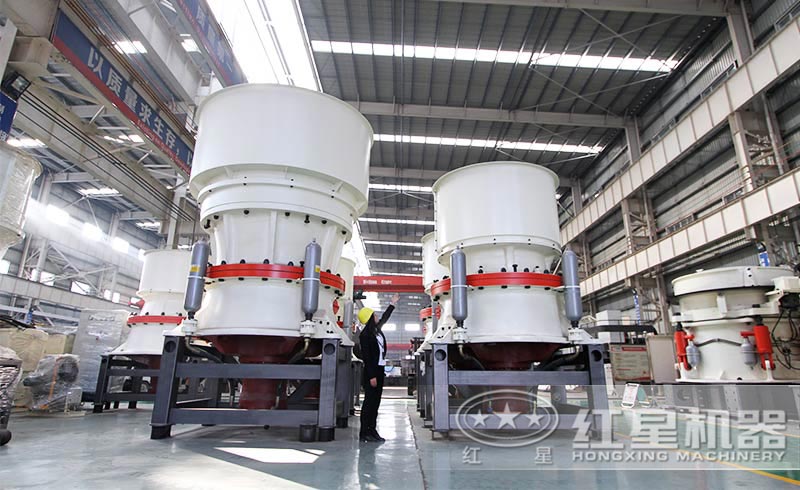 大型圓錐式石子破碎機(jī)設(shè)備圖片