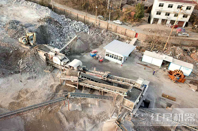 房子拆遷廢料的處理現(xiàn)場