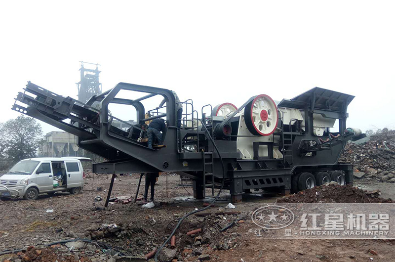 流動破石子機在建筑垃圾處理現(xiàn)場