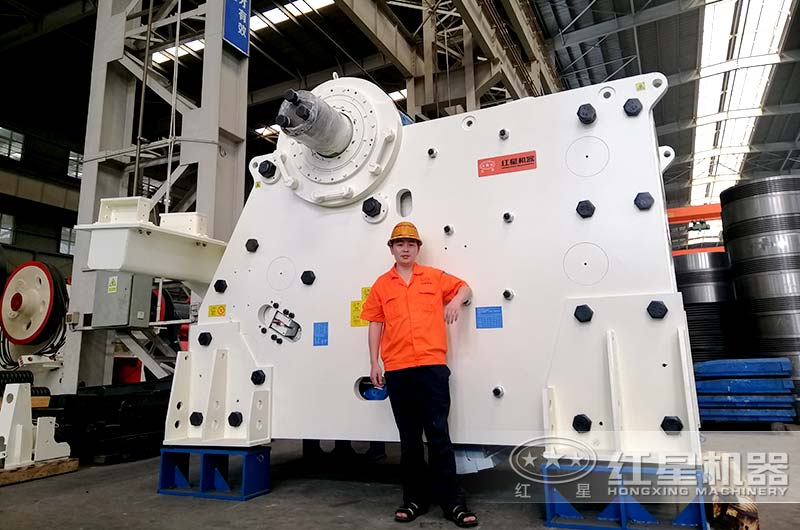 CJ型歐版顎式破碎機(jī)車間實(shí)拍