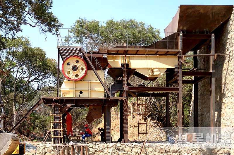 磕石頭機(jī)現(xiàn)場(chǎng)實(shí)拍