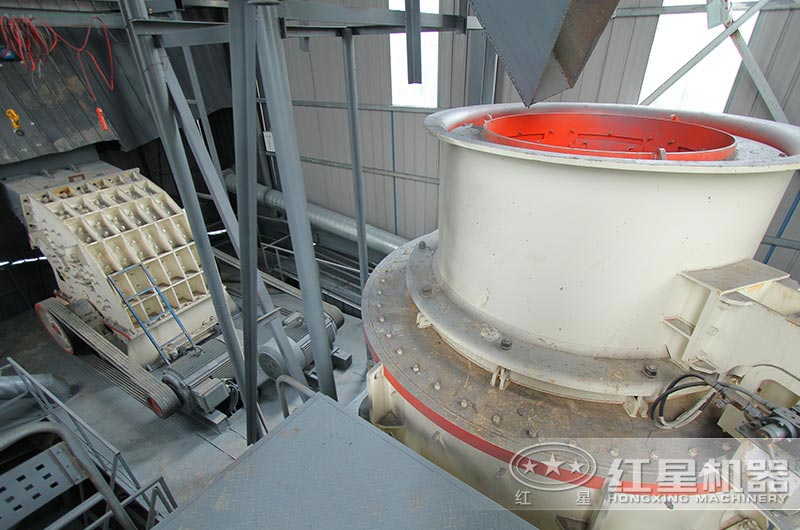 重錘破與破沙機(jī)生產(chǎn)車間