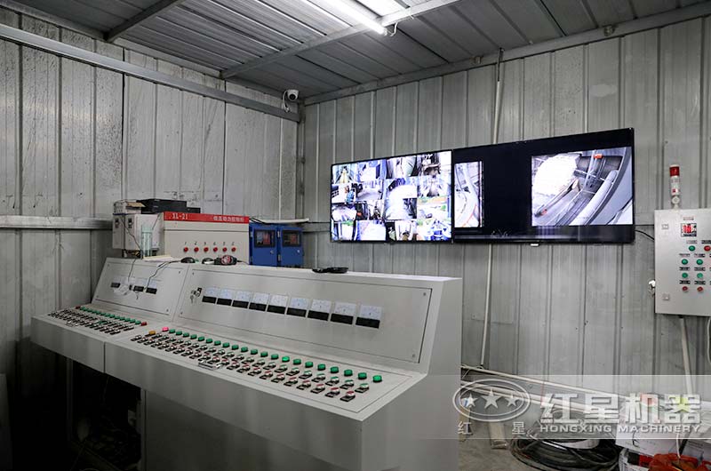 重錘式破碎機(jī)智能操控臺(tái)