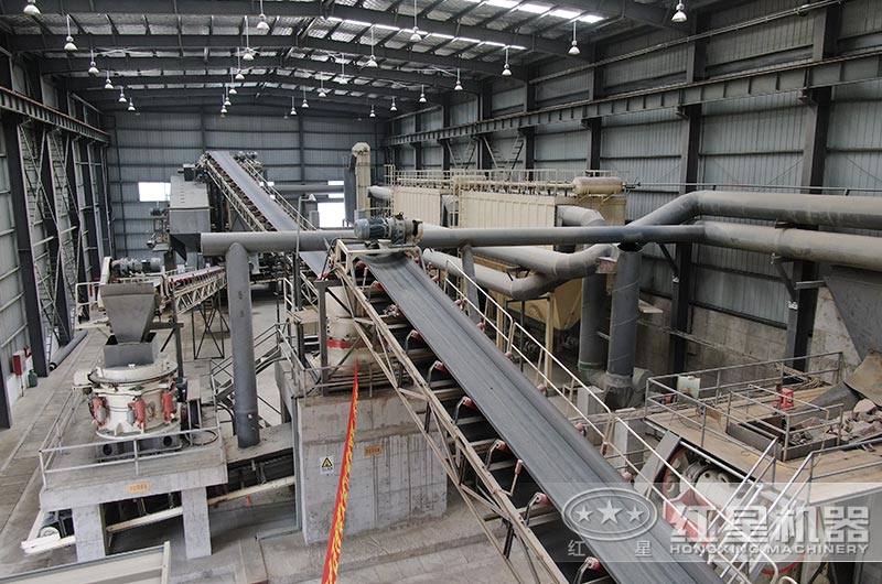 碎石機生產(chǎn)線現(xiàn)場全套設備