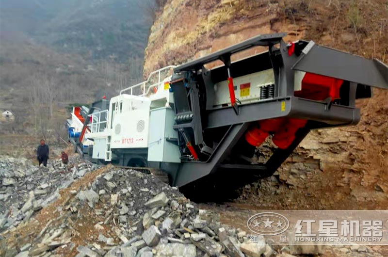 紅星履帶移動破碎機現(xiàn)場無須安裝