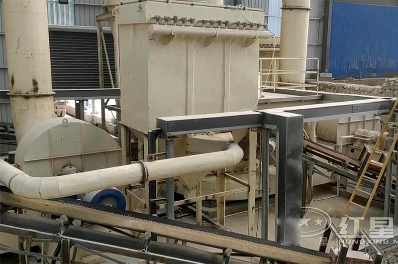 HGM環(huán)保超細(xì)磨粉機現(xiàn)場