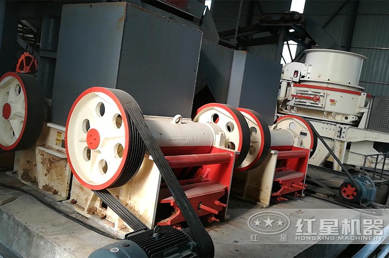 更懂用戶心意的小型250*400顎破碎機(jī)，你要不要來一臺？