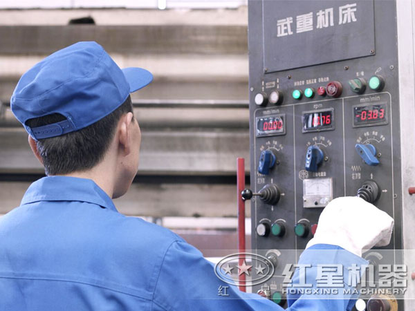 紅星技術(shù)人員操作現(xiàn)場(chǎng)圖