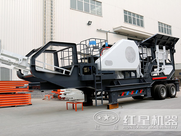 顎式移動(dòng)碎石機(jī)展示圖